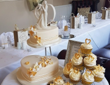 2-tier-cup-cakes-golden