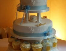 2-tier-cupcakes