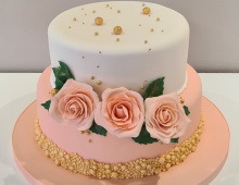 2-tier-wedding-roses