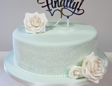 Single-lace-white-roses