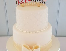 Two-tier-stack-bow-criss-cross