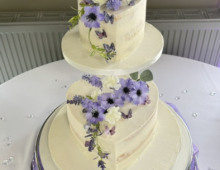 wedding-2-tier-heart-purple-silk-flowers