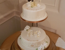 2-tier-golden-wedding-Anniversary