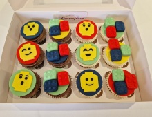 Child-cupcake-lego