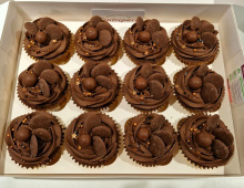 Chocolate-birthyday-cupcakes