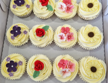 Cupcake-buttercream-flowers