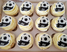 Football-cupcakes