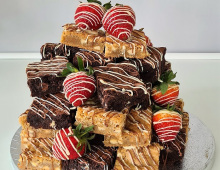 Strawberry-brownie-blondie