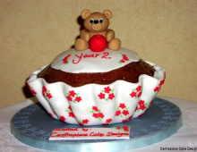 large-cup-cake-bear