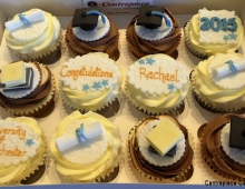 graduation-cupcakes