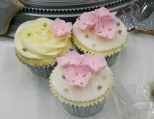 pinks-floral-cupcakes