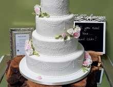 Classic-icing-fine-detailing-loops