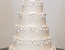 White-bows-scollops