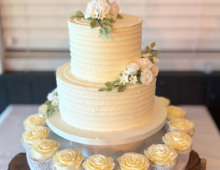 wedding-2-tier-and-cupcakes