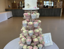wedding-cupcakes-pink-tones