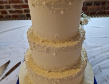 Three-tier-stacked-goldglitter