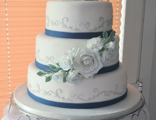 Three-tiers-stacked-floral-white-roses