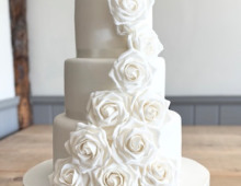 Wedding-stacked-Roses-cascading