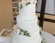 wedding-traditional-4-tiers-icing-flowers
